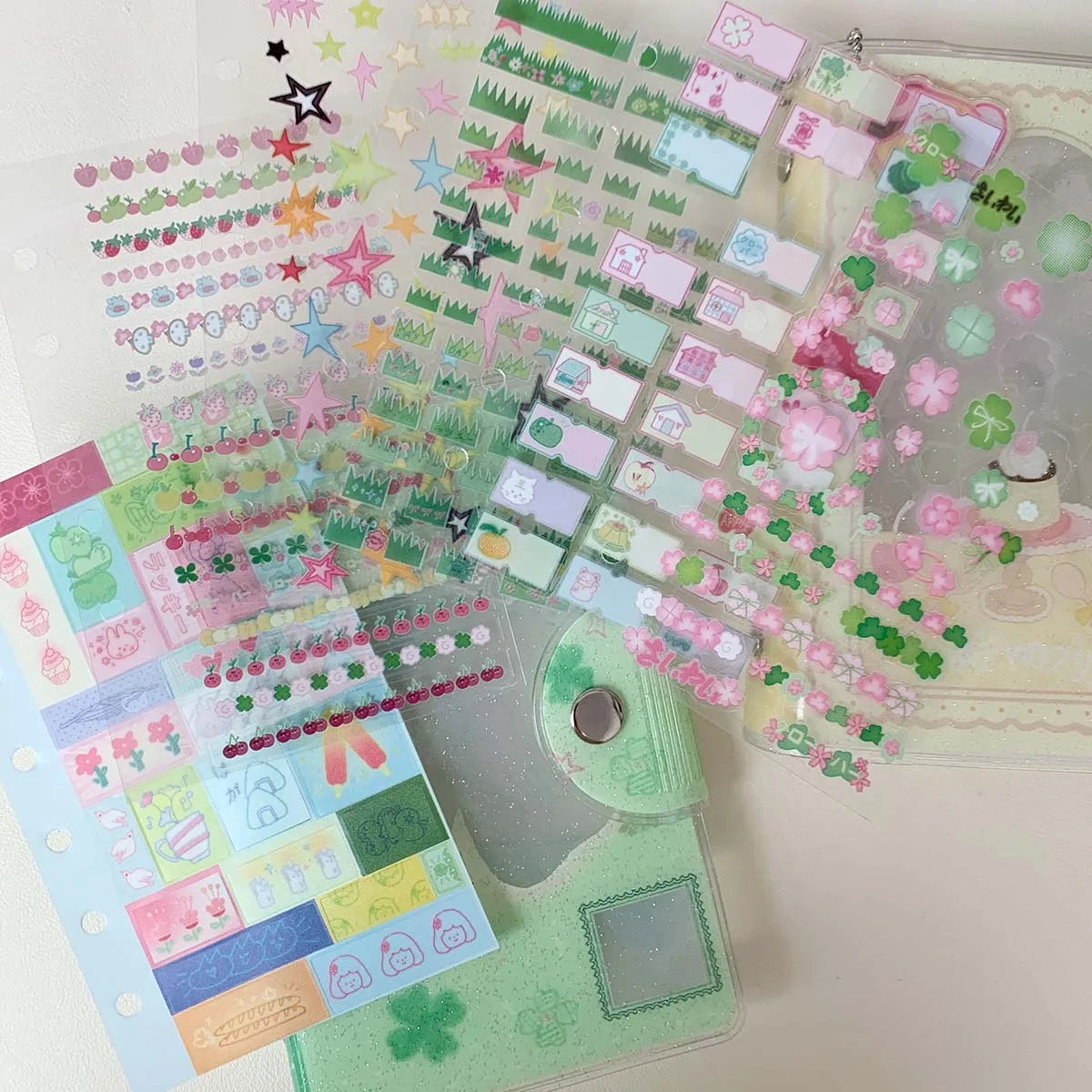 Wakawaka Pocket Binder with Accessories